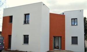 Une Maison Auton'home design bicolore à étage, équipée et accessible